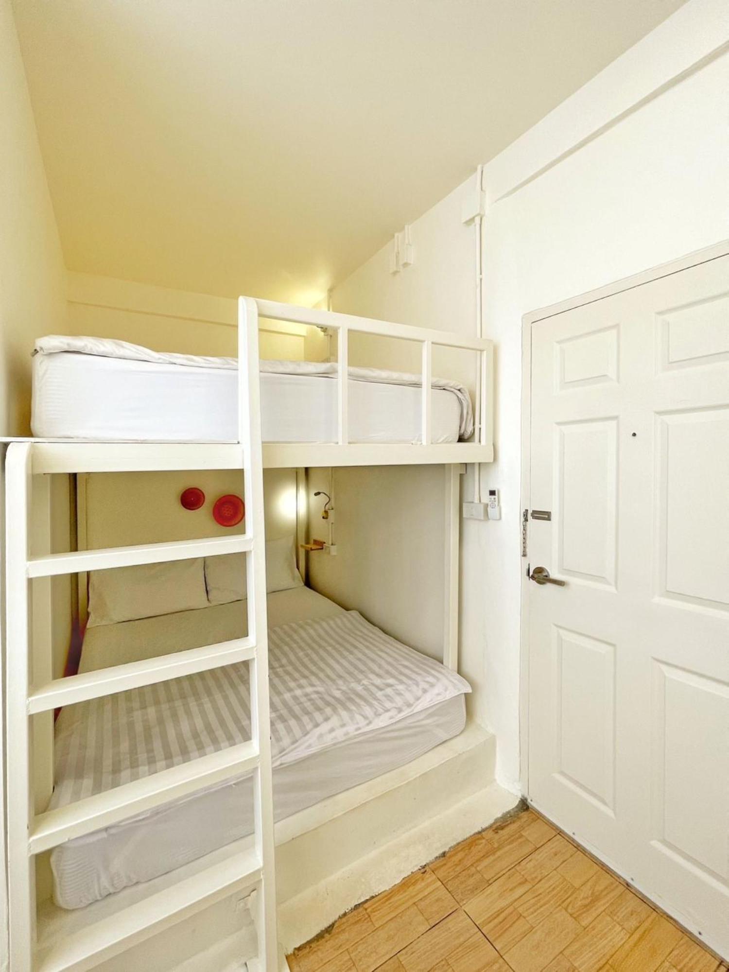 Purr Hostel Phuket Екстериор снимка