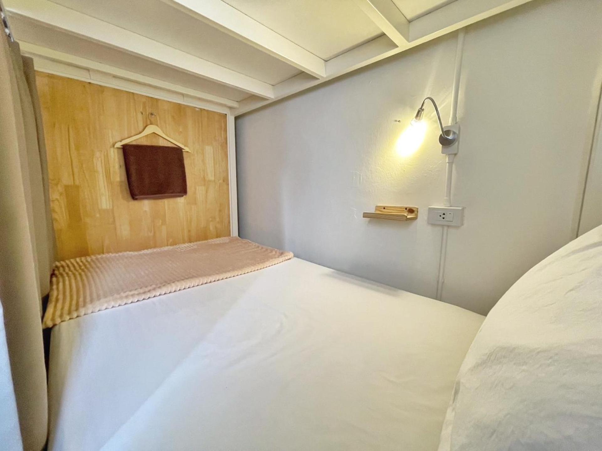 Purr Hostel Phuket Екстериор снимка