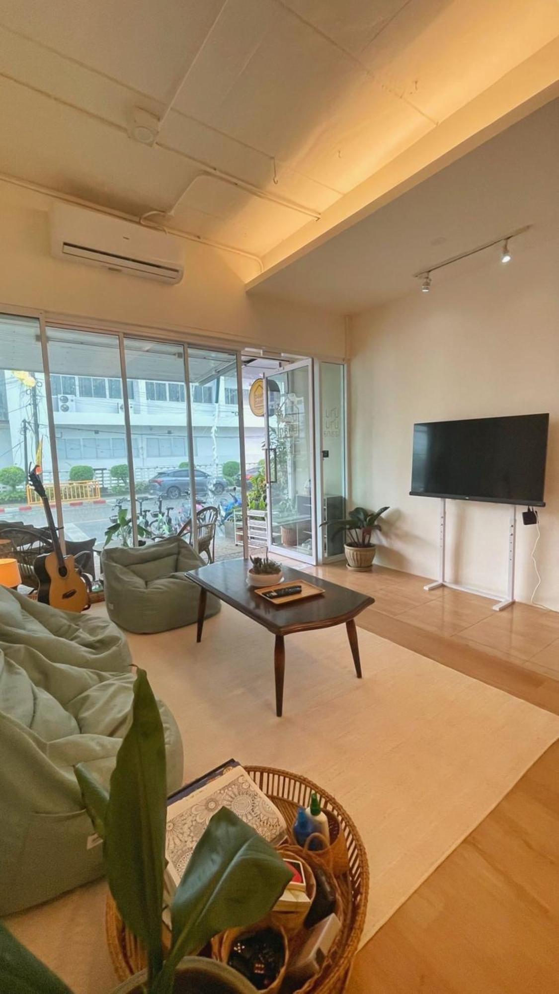 Purr Hostel Phuket Екстериор снимка